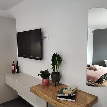 Boutique Rooms By Petric Winery Dobravlje Buitenkant foto