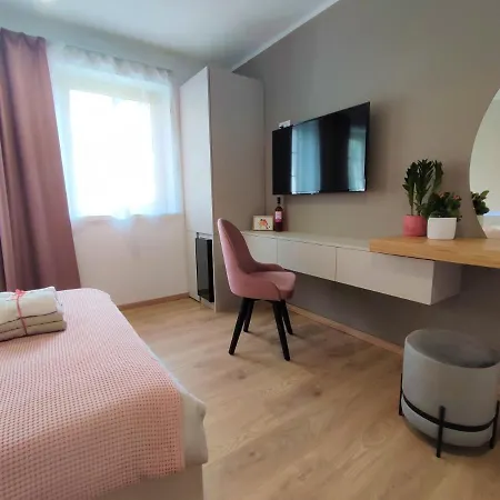 Boutique Rooms By Petric Winery Dobravlje Buitenkant foto