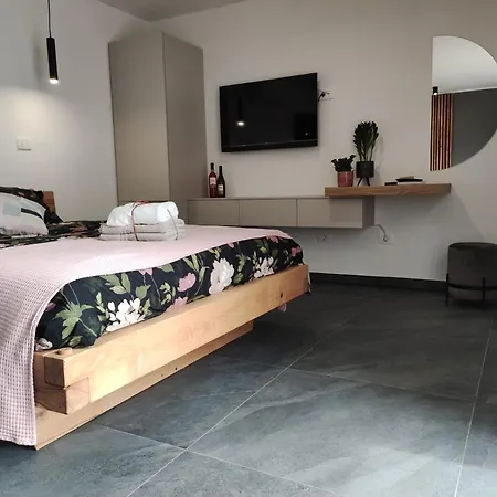 Boutique Rooms By Petric Winery Dobravlje Buitenkant foto